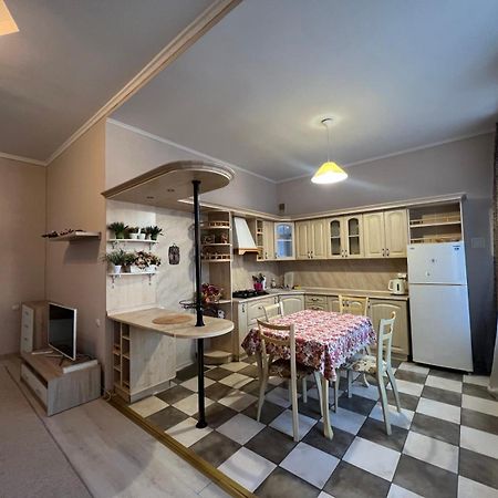 Apartment On Baseinaya Street 13 キエフ エクステリア 写真